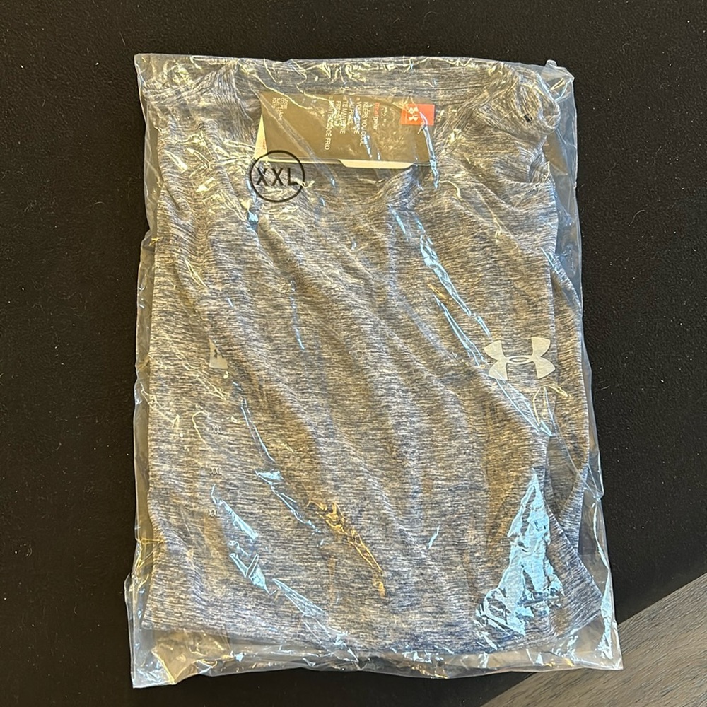 NWT Men’s Under Armour t-shirt